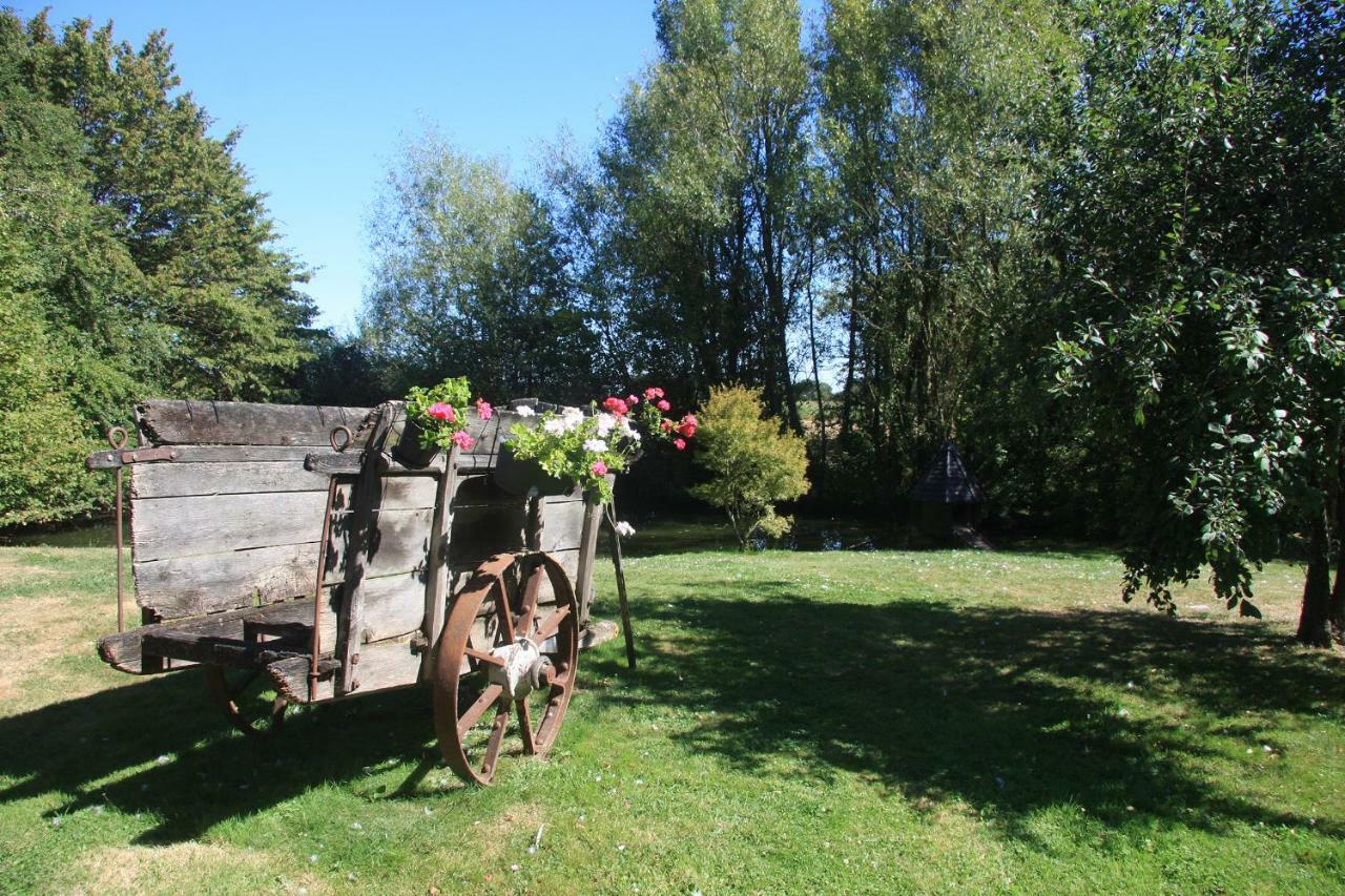 Les Bouts de Rallé Chambre d'Hotes Sainte-Osmane Esterno foto